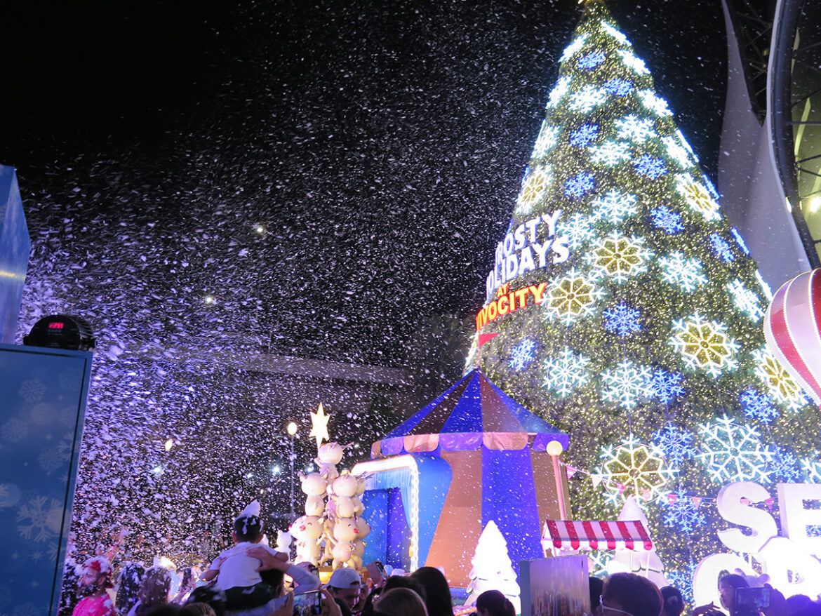 クリスマスツリー　シンガポール　クリスマス　夜景　デコレーション　観光名所　旅行 VivoCity