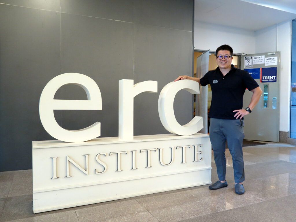 ERC 山梨学院大学　日本人学長　シンガポール　留学　イギリス大学　カリキュラム