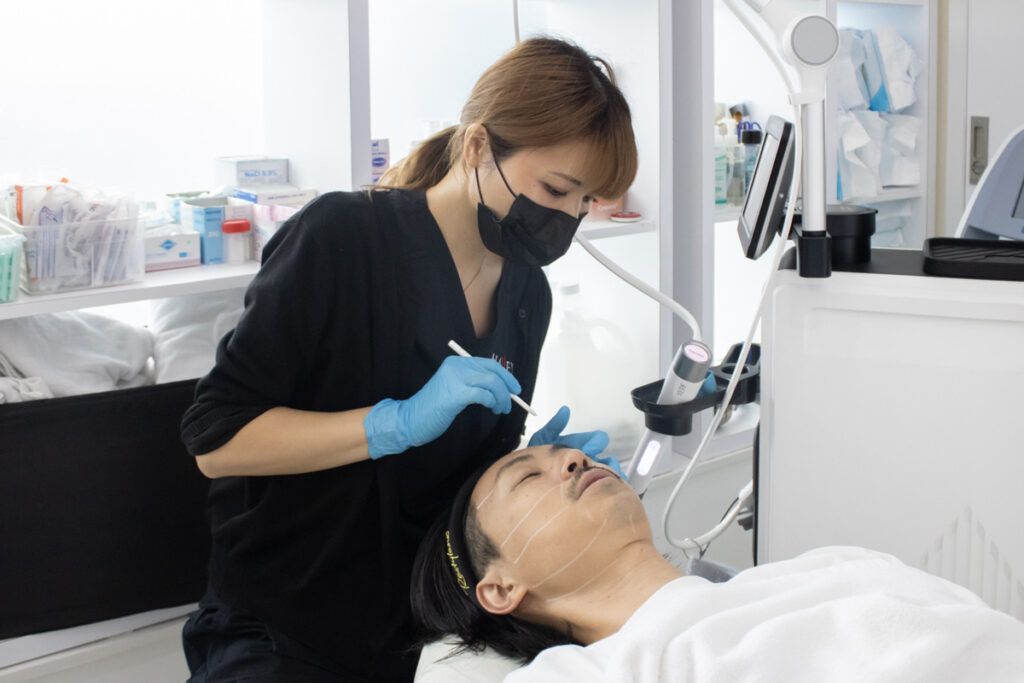 男性の肌ケアトレンドとして注目のXERF体験レポート撮影風景