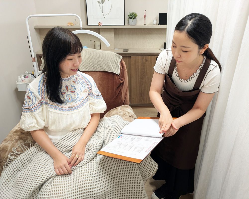 ナチュラルなバインドロック アイラッシュ　エクステ